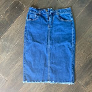 Cute jean skirt! Like new!